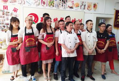 成都小郡肝串串火锅哪里可以学习正宗底料？短期串串火锅底料午夜无码免费视频