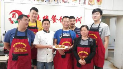 6月亚洲午夜成人电影的合照