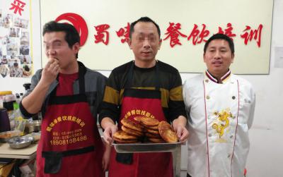 亚洲午夜成人电影做的军屯锅盔