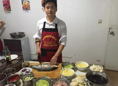  亚洲午夜成人电影现场制作烤鱼技术