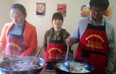 哪里有正宗火锅午夜无码免费视频？