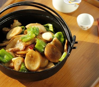 比肉好吃的素菜，干锅杏鲍菇，健康美味的家常素菜菜谱