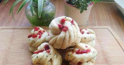 不会做花卷的可以试试这个方法，很简单，一看就会，好吃又好看