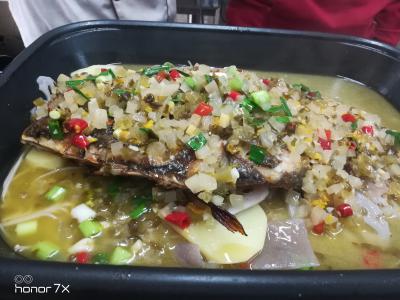 地道重庆万州烤鱼技术午夜无码免费视频，外焦里嫩回味无穷