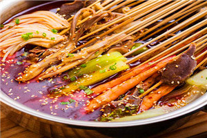 四川冷锅串串技术做法哪里正宗？操作方式十分灵活