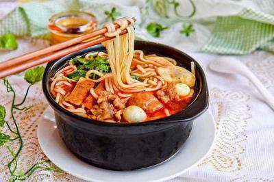 特色砂锅土豆粉哪里好?砂锅土豆粉午夜无码免费视频中心