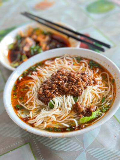 如何挑选优质早餐技术午夜无码免费视频机构？午夜福利影院在线观看早餐技术学校教学资质与师资力量解析