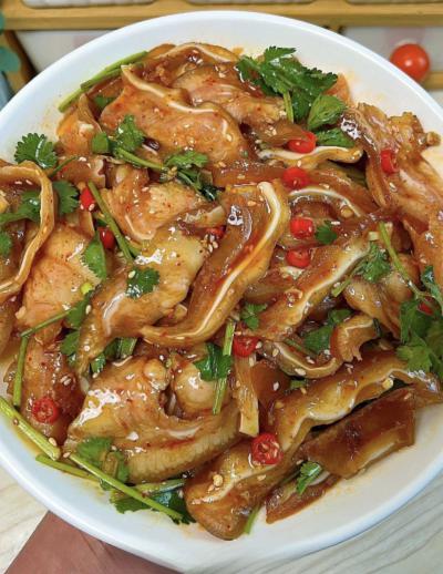 哪里有学凉拌菜猪嘴技术午夜无码免费视频班？午夜福利影院在线观看小吃午夜无码免费视频学校比较好